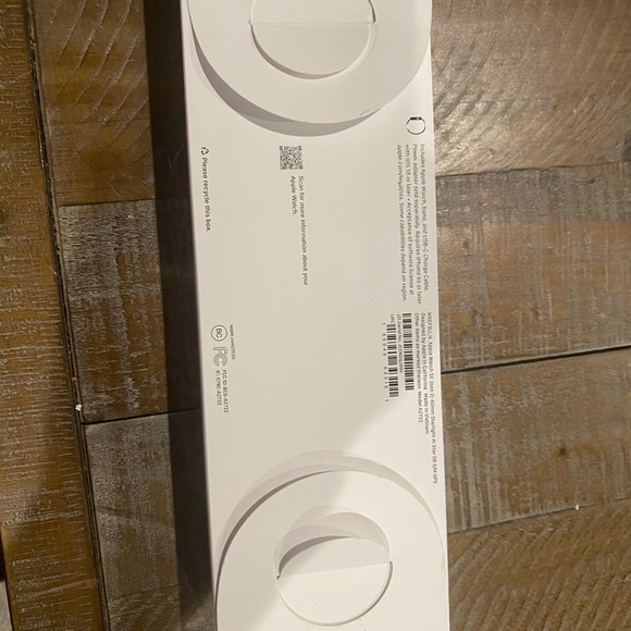 NIB APPLE WATCH, BAND, USB-C CHARGE CABLE - Picture 5 of 8